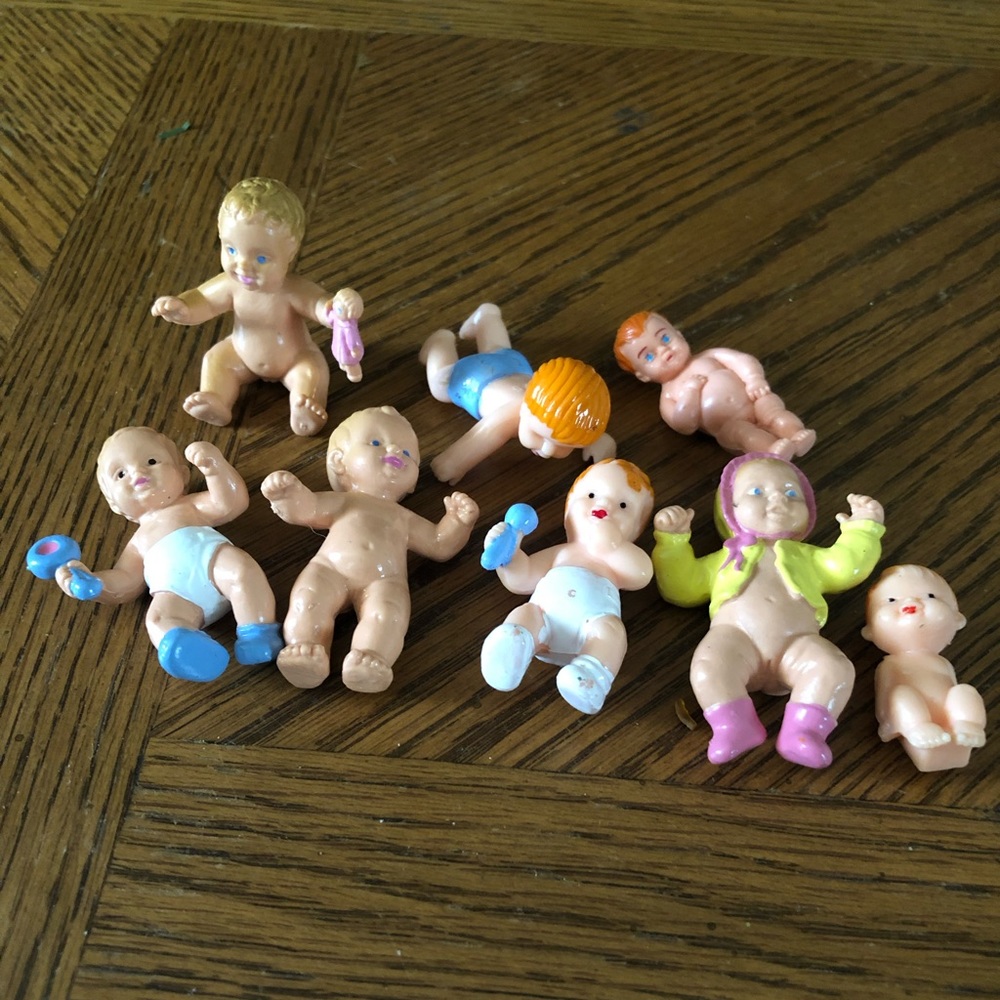 Assorted Dollhouse Babies - Picture 2 of 6